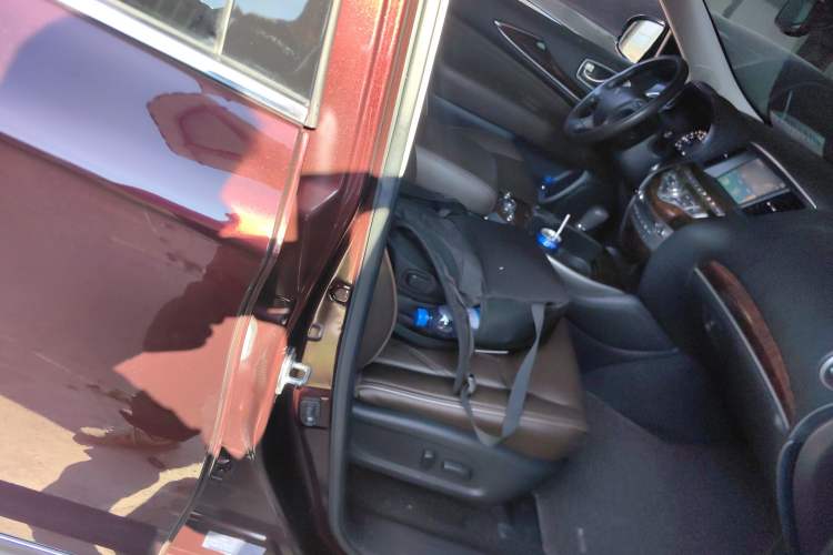 Used Infiniti QX60 2014 2.5 S/C Hybrid Two-Wheel Drive Excellence Edition
