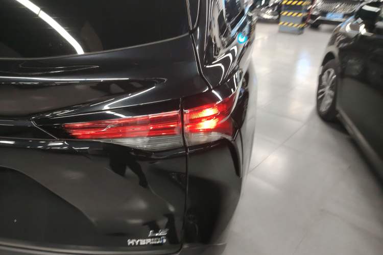 Used Toyota Sienna 2023 2.5L Hybrid Comfort Edition