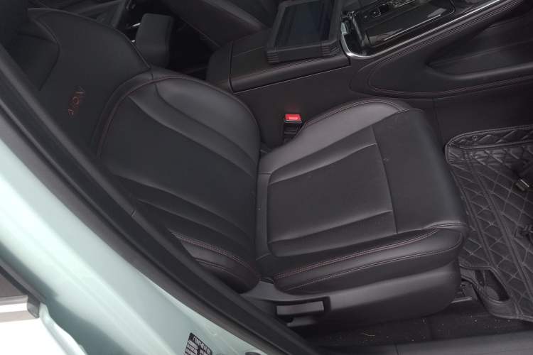 Used AION V 2022 Plus 80 Executive Edition Ternary Lithium
