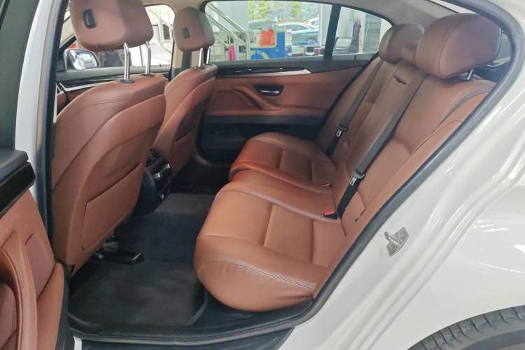 Used BMW 5 Series 2014 528Li Leading Model
