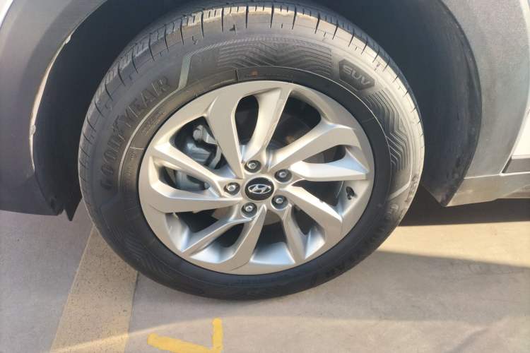 Used Hyundai Tucson 2015 1.6T Dual-Clutch Two-Wheel-Drive Smart Model
