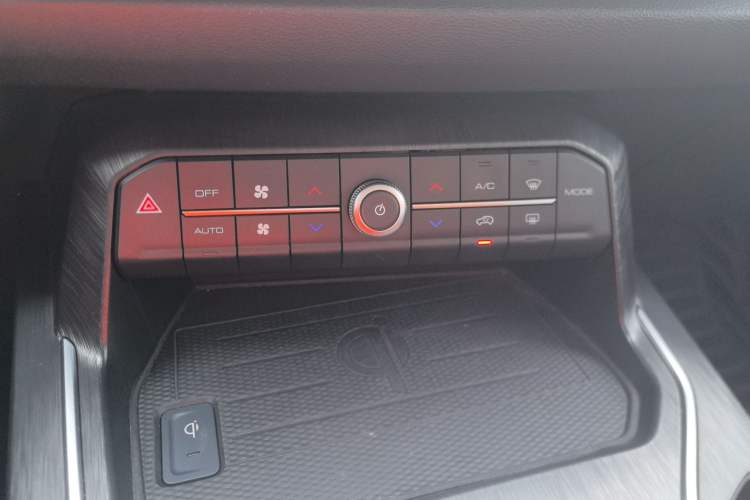 Used Wey VV6 2020 2.0T Two-Wheel Drive Smart Enjoyment+
