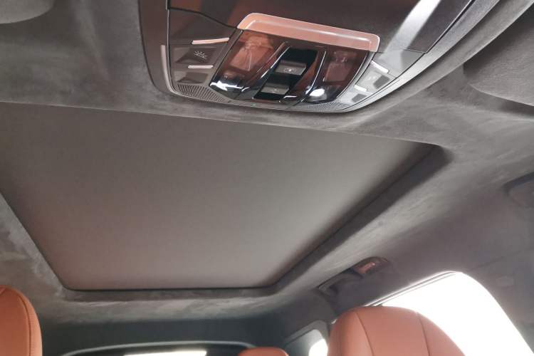 Used  Lingyun 2025 300T Two-Wheel Drive Starry Edition
