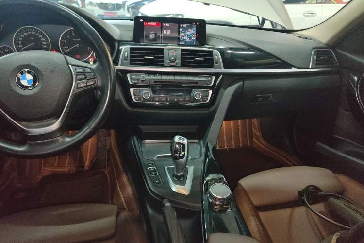 Used BMW 3 Series 2019 320Li Fashion Model
