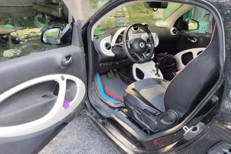 Used  fortwo 2015 1.0L 52 kW Hardtop Passion Edition
