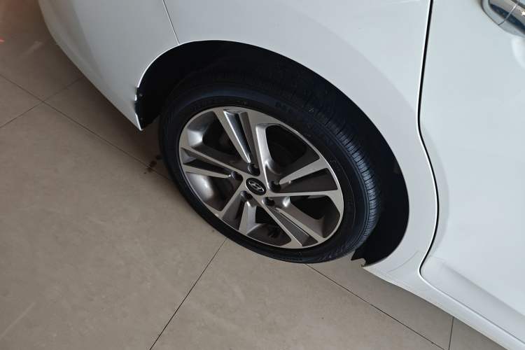 Used Hyundai Elantra 2016 1.6L Automatic ZhiXuan – Elite Version
