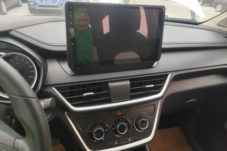 Used Wuling Hongguang S3 2019 1.5L Manual Standard Version China VI Standard
