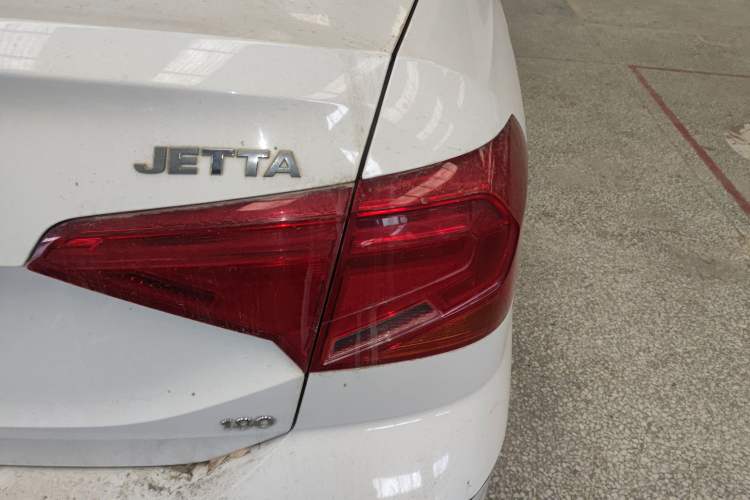 Used Volkswagen Jetta 2017 1.5L Manual Fashion Edition