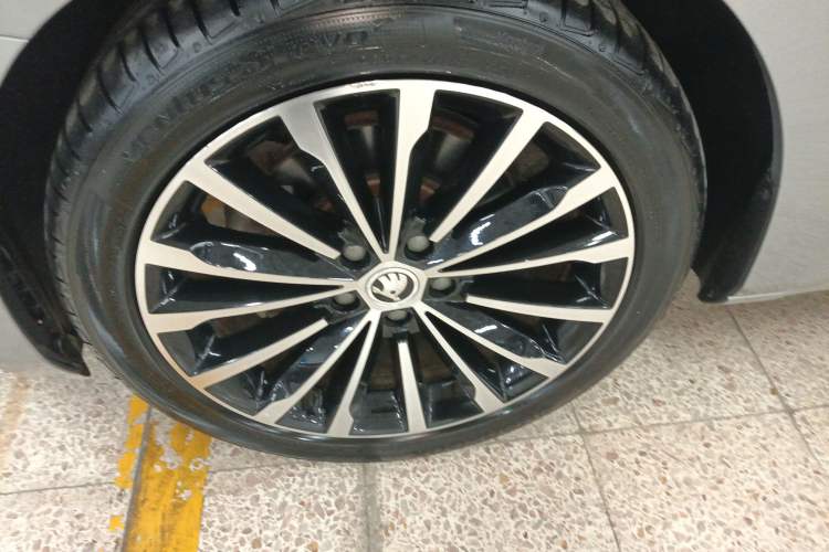 Used Skoda Superb 2016 TSI330 DSG Smart Drive Edition
