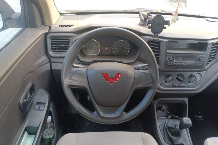 Used Wuling Hongguang V 2022 1.5L Jingqu Edition Electric-Assist LAR
