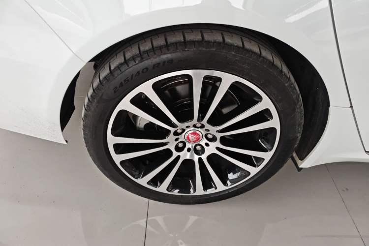 Used Jaguar XFL 2023 XFL 2.0T P250 Two-Wheel-Drive Luxury Deluxe Edition
