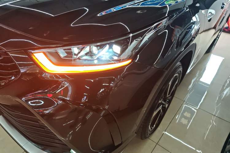 Used Toyota Crown Land Cruiser 2022 2.0T Four-Wheel Drive Prestige Edition
