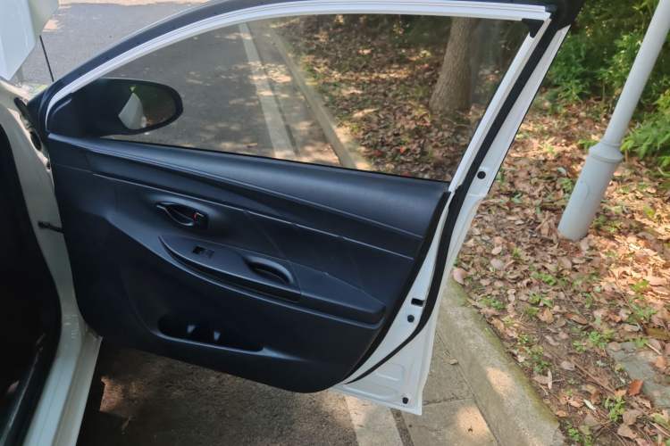 Used Toyota YARiS L 2016 Revised 1.5E CVT Charming Edition
