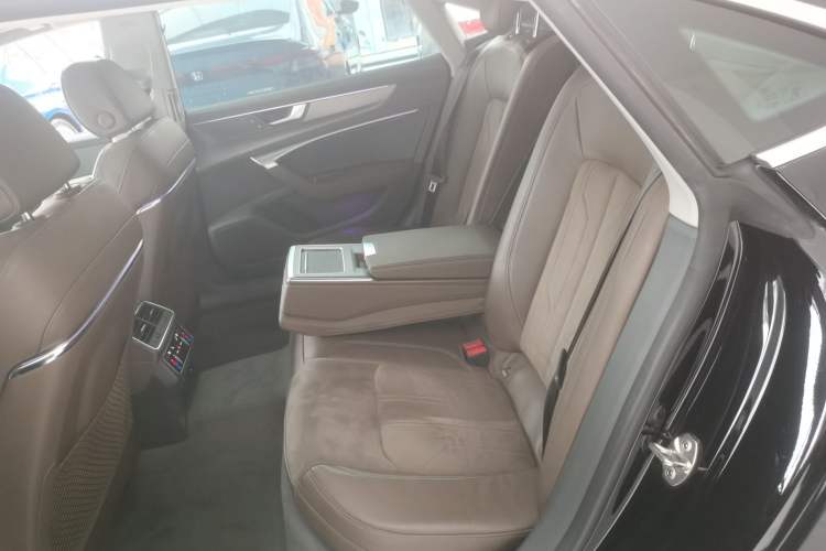 Used Audi A7L 2024 45TFSI S-line Dream-Building Edition Flow Crystal Package