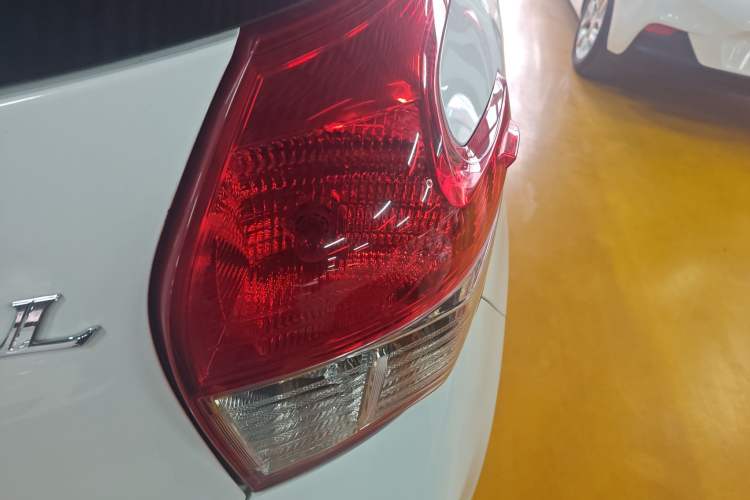 Used Toyota YARiS L 2015 1.5E Automatic Charm Edition