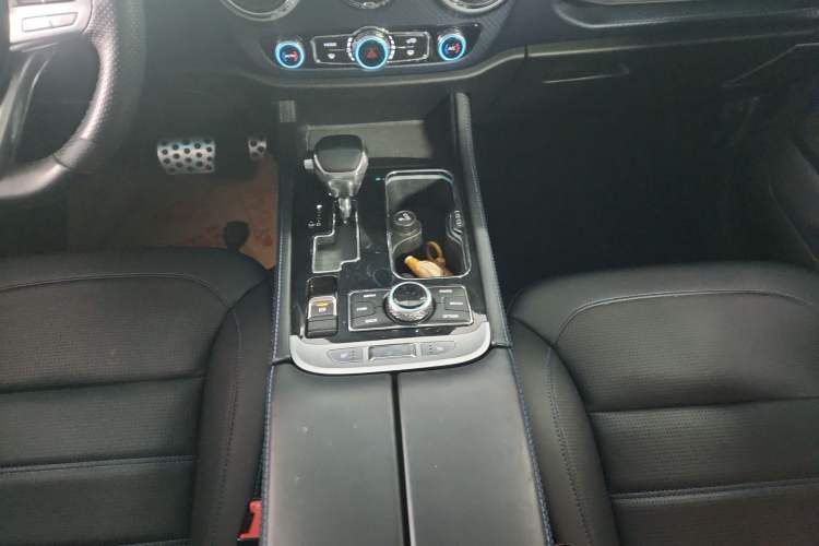 Used  BJ40 2018 PLUS 2.0T Automatic Four-Wheel Drive Urban Hunter Edition
