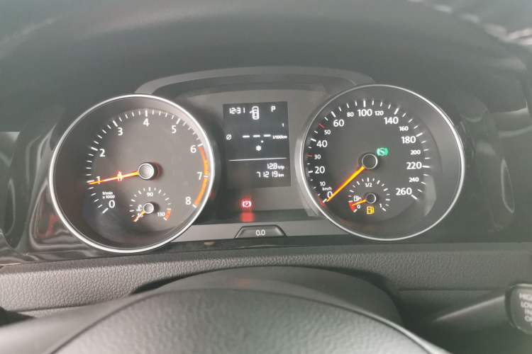 Used Volkswagen Golf 2018 1.6L Automatic Fashion Model
