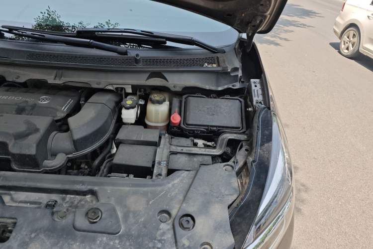 Used Buick GL8 2021 Land Cruiser Executive Class 652T Luxury Model