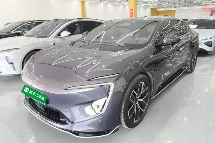 Used  12 2024 700 Three-Laser Rear-Wheel Drive Luxury Edition
