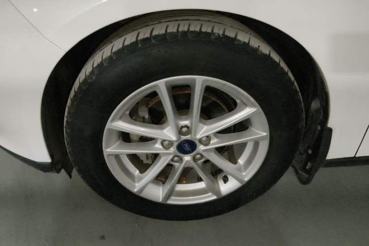 Used Ford Focus 2015 Sedan 1.6L Automatic Trend Model
