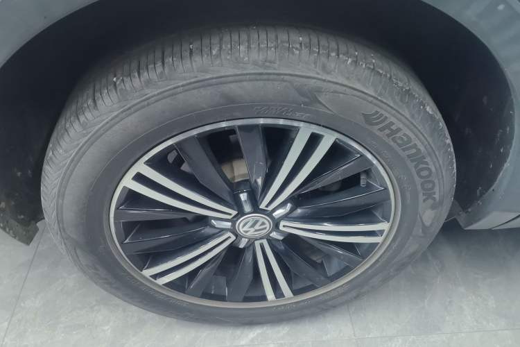 Used Volkswagen Tiguan L 2019 330TSI Automatic Two-Wheel Drive Luxury Edition China VI Standard
