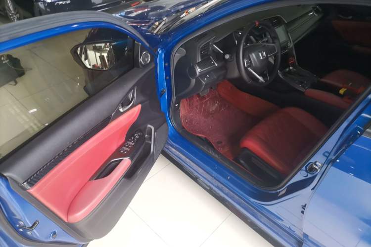 Used Honda Civic 2021 HATCHBACK 220TURBO CVT New Trendsetter
