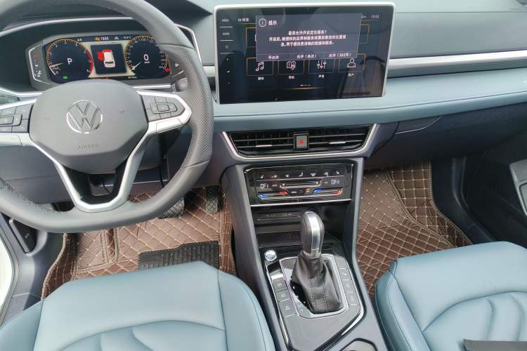 Used Volkswagen Tharu 2024 300TSI Two-Wheel-Drive Moon Luxury Edition
