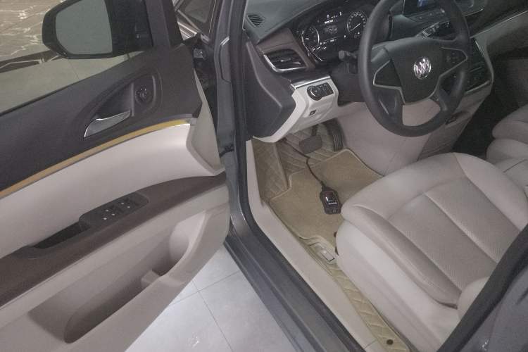 Used Buick GL8 2022 Land Cruiser Executive Class 652T Comfort Model
