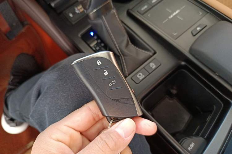 Used Lexus ES 2020 200 Excellence Edition
