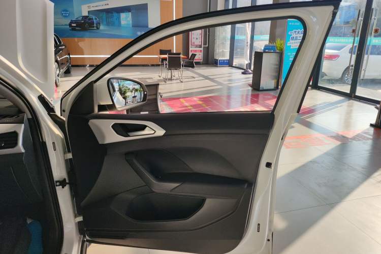 Used Volkswagen Tacqua 2021 280TSI DSG EnjoyPro Smart Connectivity Version
