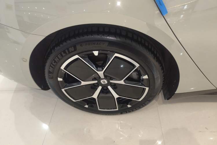 Used  SU7 2024 Rear-Drive Long-Range Intelligent Driving Version