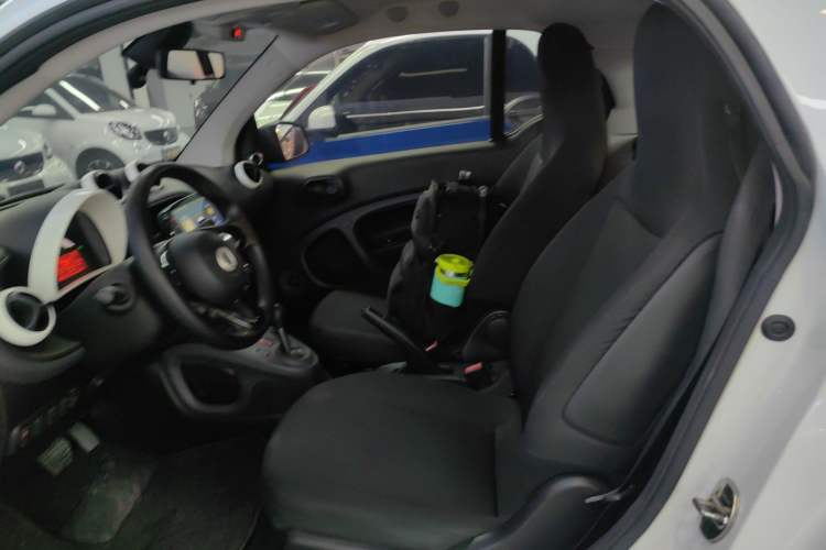 Used  fortwo 2018 1.0L 52kW Hardtop Dynamic Version China V
