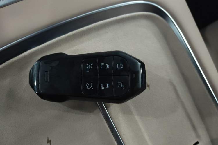 Used XPeng X9 2025 740 Ultra-Long Range Max