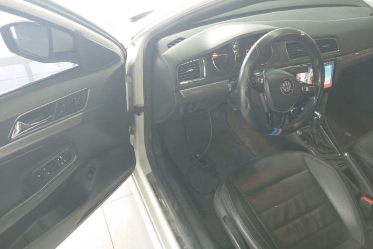 Used Volkswagen Lavida 2017 1.6L Automatic Comfort Edition