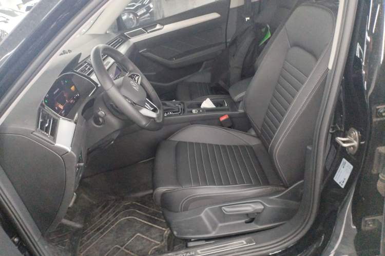 Used Volkswagen Magotan 2025 Zhongxiang Version 280TSI DSG Comfort Edition
