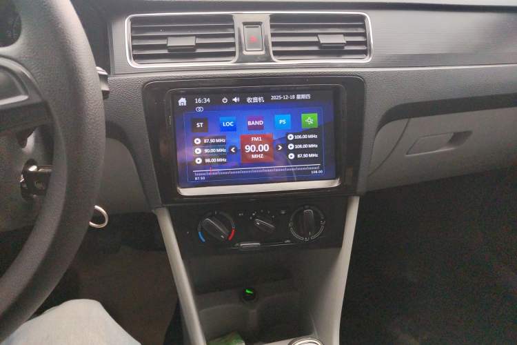 Used Skoda Rapid 2015 1.6L Manual Smart Selection Model
