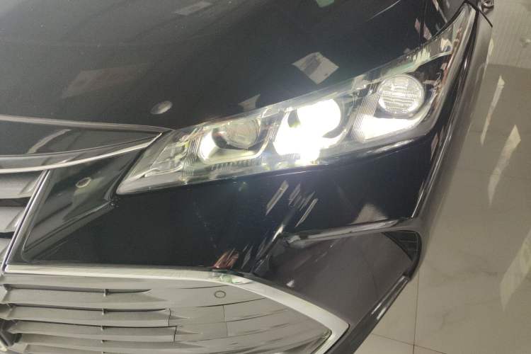 Used Toyota Avalon 2019 2.5L Touring Premium Version China VI Standard
