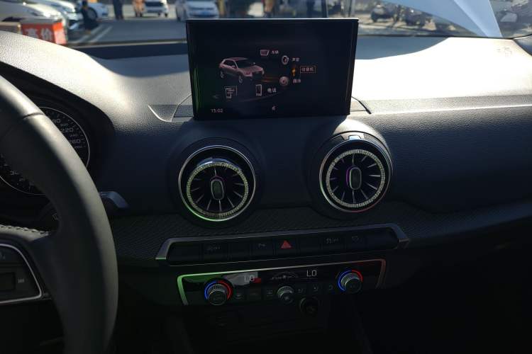 Used Audi Q2L 2021 35 TFSI Fashion Dynamic Model
