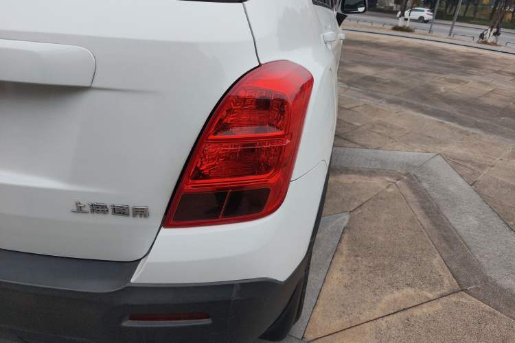 Used Chevrolet Trax 2016 1.4T Automatic Two-Wheel Drive Comfort Version with Sunroof
