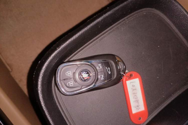 Used Buick GL8 2021 ES Landtrek 653T Luxury Model
