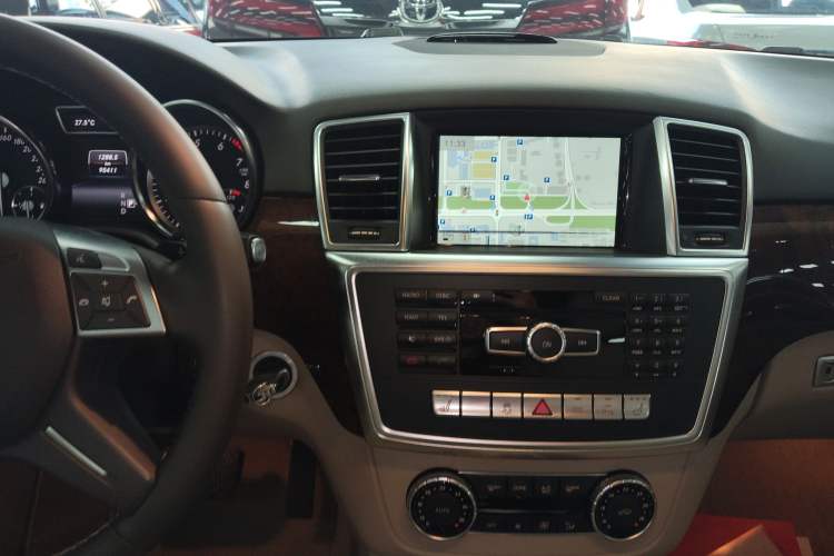 Used Mercedes-Benz M-Class 2014 ML 400 4MATIC Dynamic Model