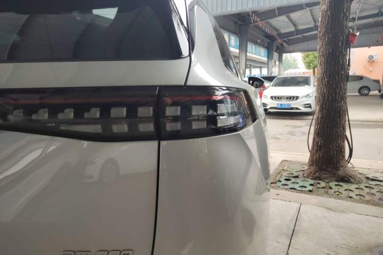 Used  eπ008 2025 210 Ultra Range-Extended Version 5 Seats
