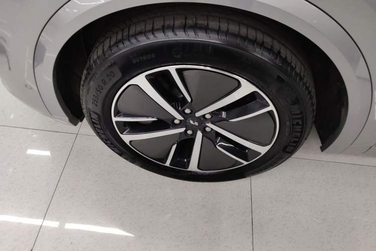 Used Li Auto L8 2024 PRO Model
