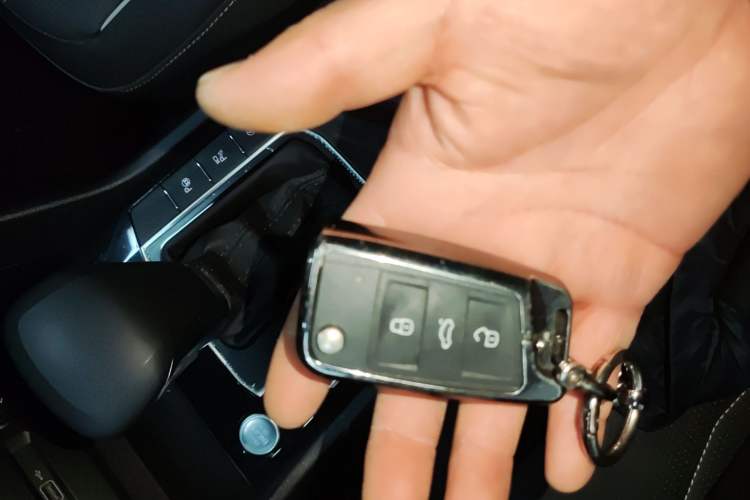 Used Volkswagen Tiguan L 2023 Restyled 330TSI Automatic Two-Wheel Drive R-Line Enhanced Comfort Version