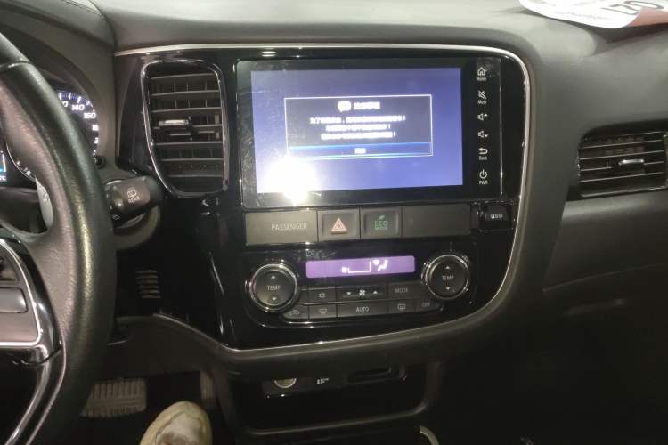 Used Mitsubishi Outlander 2019 2.4L 4x4 Zhi Xiang Edition 5 Seats China V Emission Standard
