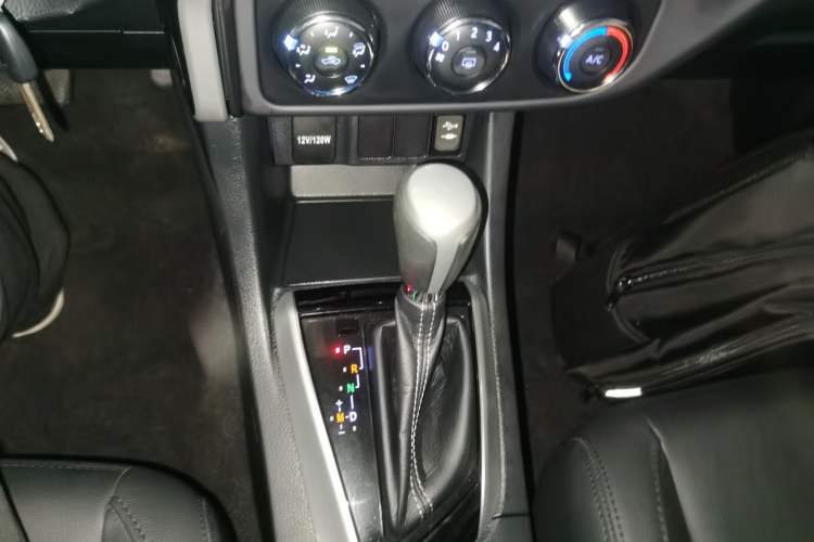 Used Toyota Levin 2017 Revised Version 185T CVT Elite Edition China VI Standard
