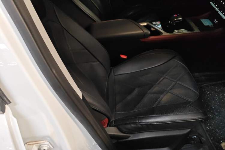 Used JETOUR X70 2023 1.5T DCT Overpass PRO+ Edition 7 Seats
