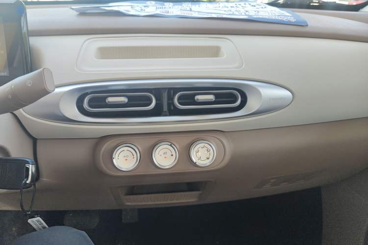 Used Wuling Hongguang MINIEV 2025 Four-Door Version Advanced Edition
