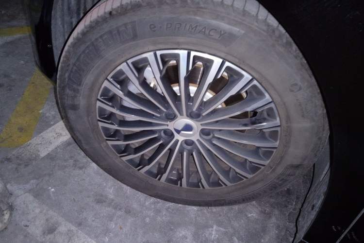 Used Denza D9 2024 DM-i 970 Luxury Model
