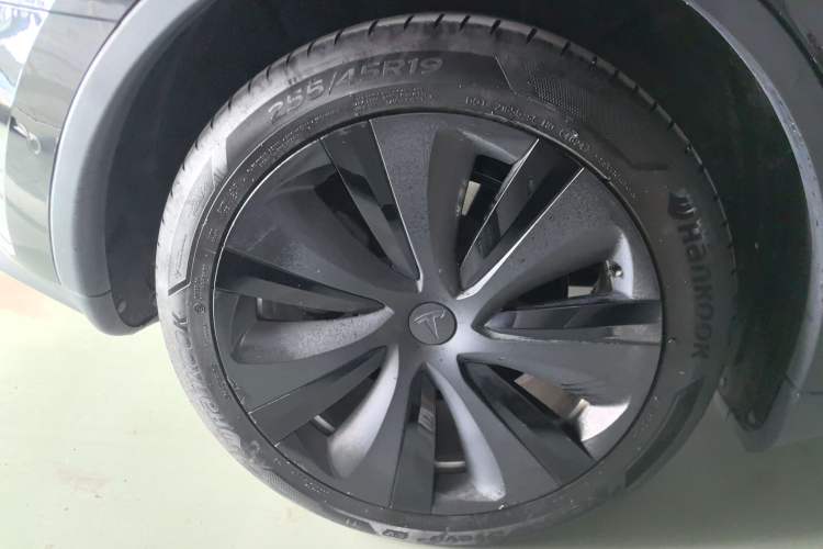 Used Tesla Model Y 2021 Long-Range All-Wheel-Drive Version 3D7